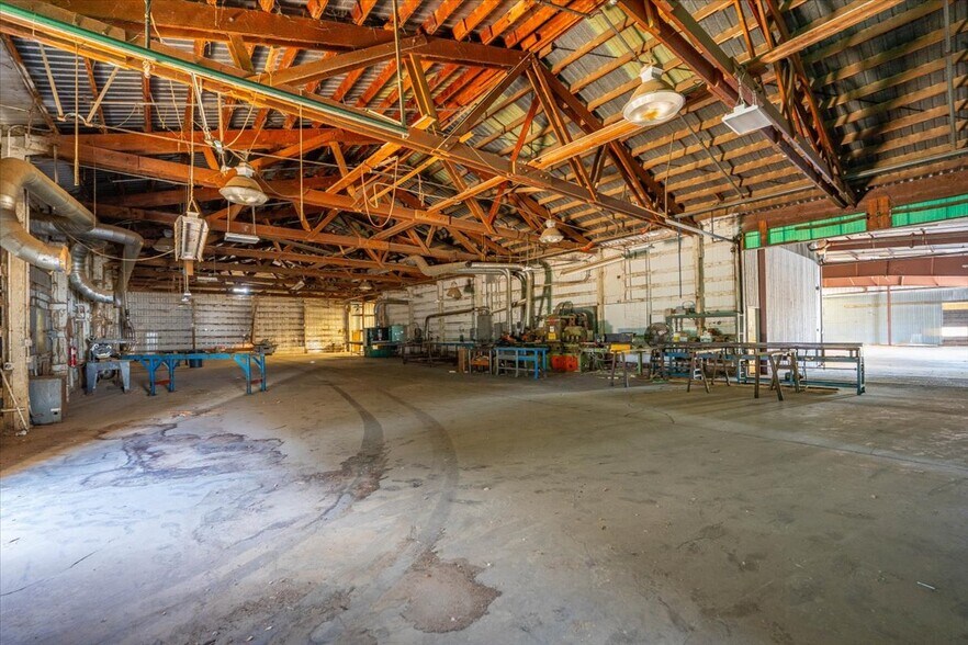 More Photos Of 3308 Cyclone Ct, Cottonwood Warehouse For Lease