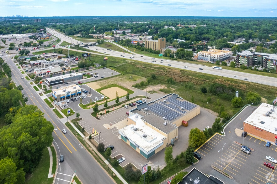 More Photos Of 1891 Suburban Ave, Saint Paul Storefront For Lease