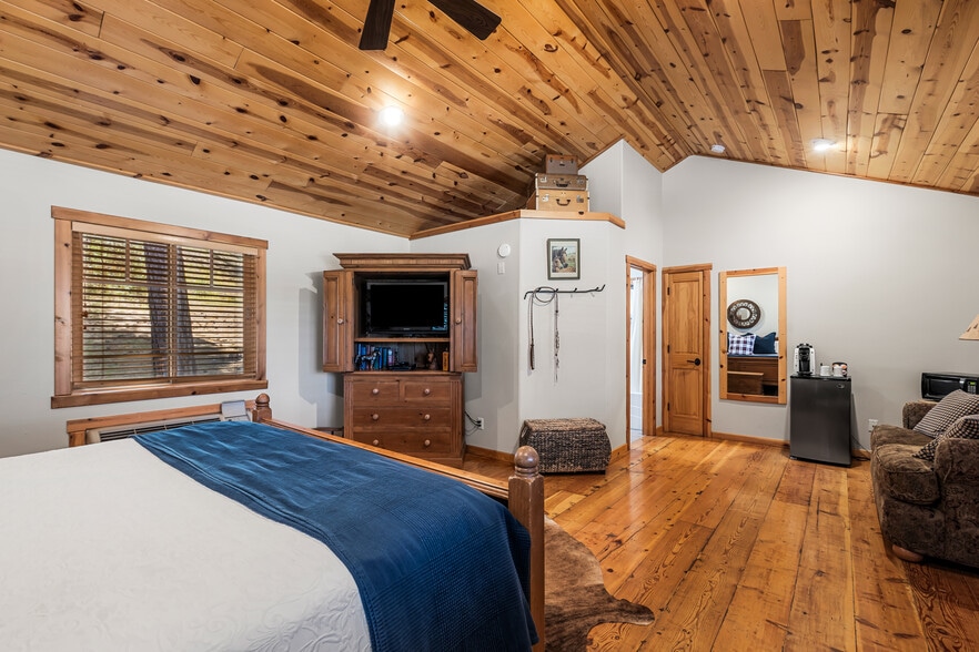 More Photos Of 985 Whitehawk Drive, Clio Land For Sale