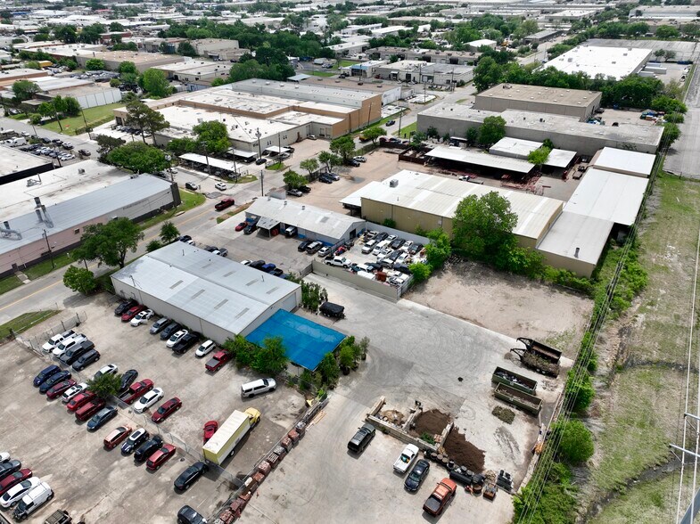 More Photos Of 10711 Shady Trl, Dallas Warehouse For Sale