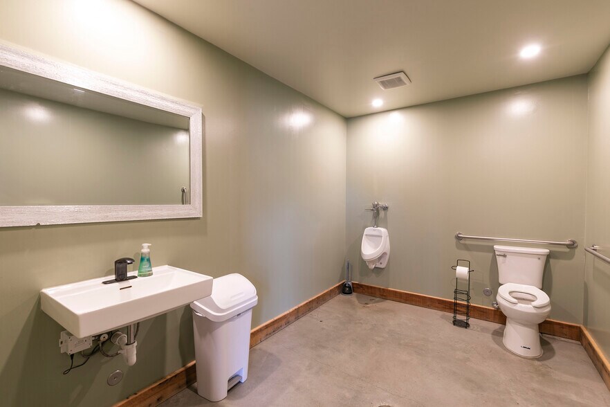 More Photos Of 125 & 139 Hannon Ln, Darby Restaurant For Sale