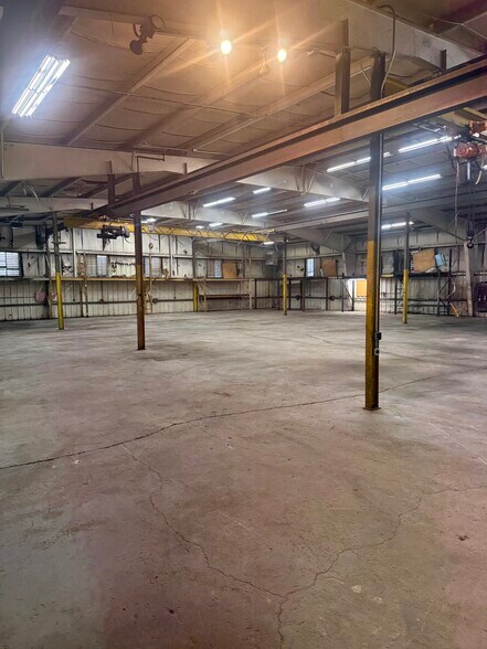 More Photos Of 1120 W 41st St, Tulsa Warehouse For Lease
