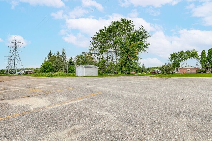 More Photos Of 370 Boul Desjardins, Maniwaki Freestanding For Sale