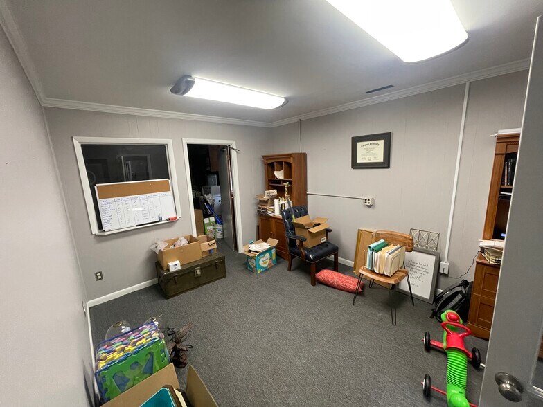 More Photos Of 1600 S Clinton Ave, Dunn Warehouse For Sale