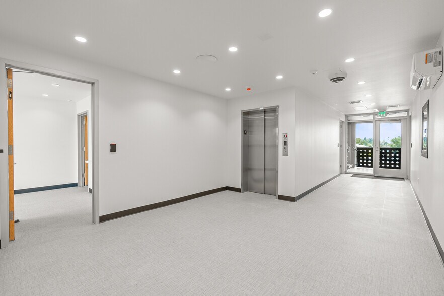 More Photos Of 512 Westline Dr, Alameda Medical For Lease