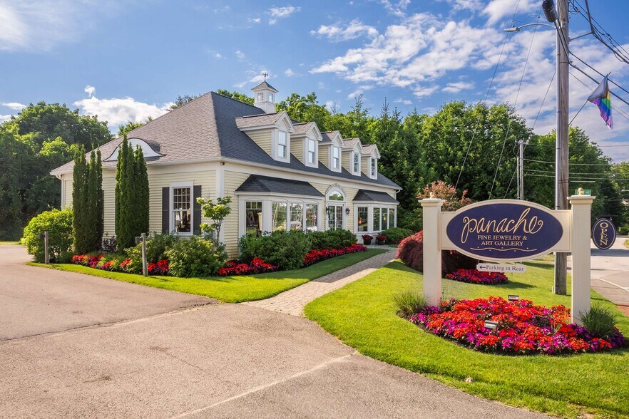 More Photos Of 307 Main St, Ogunquit Storefront For Sale