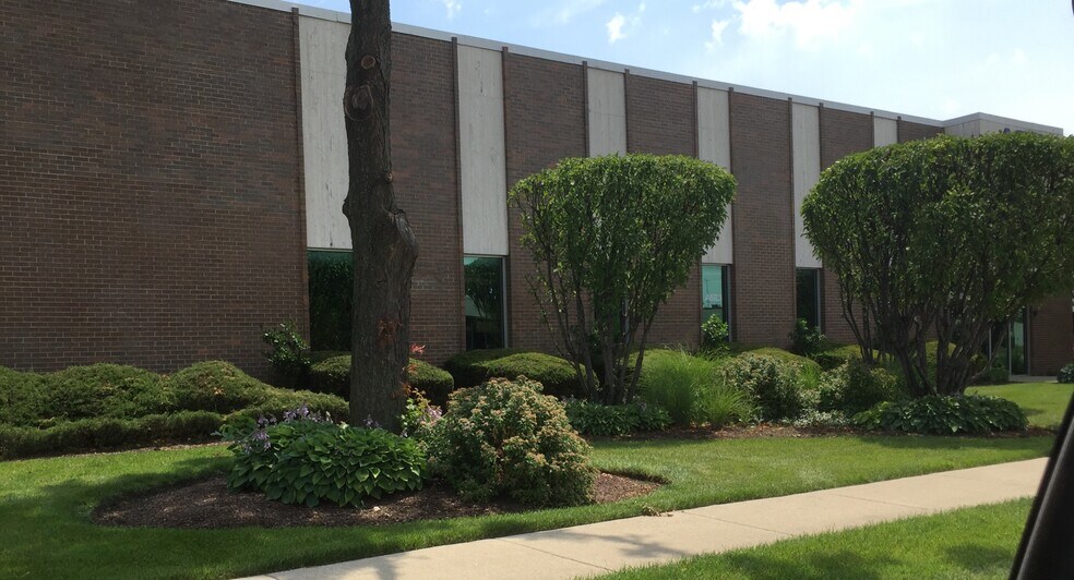 More Photos Of 1775 Lively Blvd, Elk Grove Village Warehouse For Lease