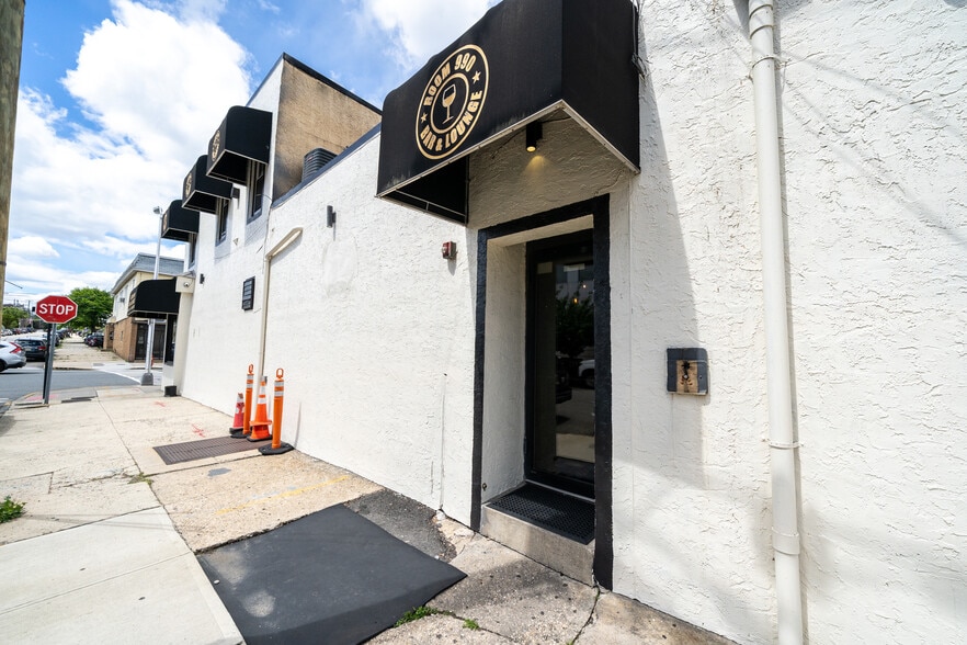 More Photos Of 990 Broadway, Bayonne Restaurant For Sale