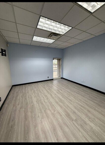 More Photos Of 1235 Southlake Cir, Morrow General Retail For Lease