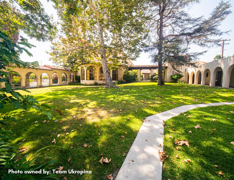 More Photos Of 2033 E Washington Blvd, Pasadena Religious Facility For Lease