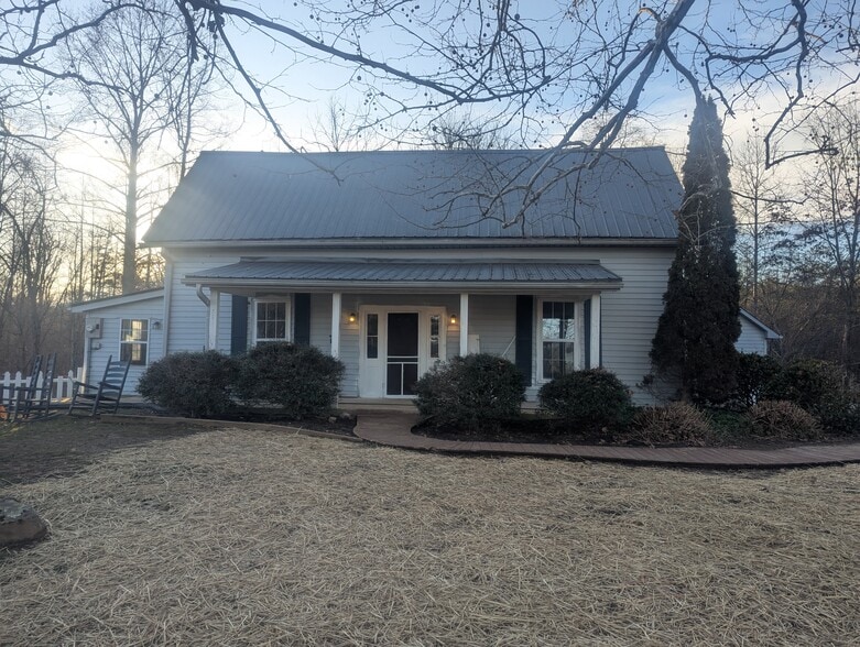 More Photos Of 323 GA-325, Blairsville Self Storage For Sale