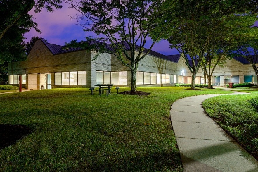 More Photos Of 904 Wind River Ln, Gaithersburg Office For Sale