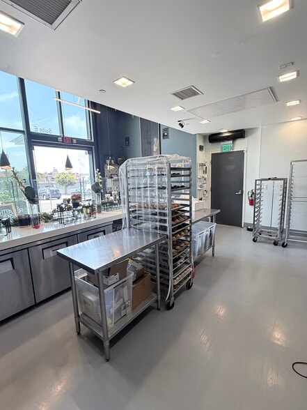More Photos Of 3032 Wilshire Blvd, Santa Monica Storefront For Lease