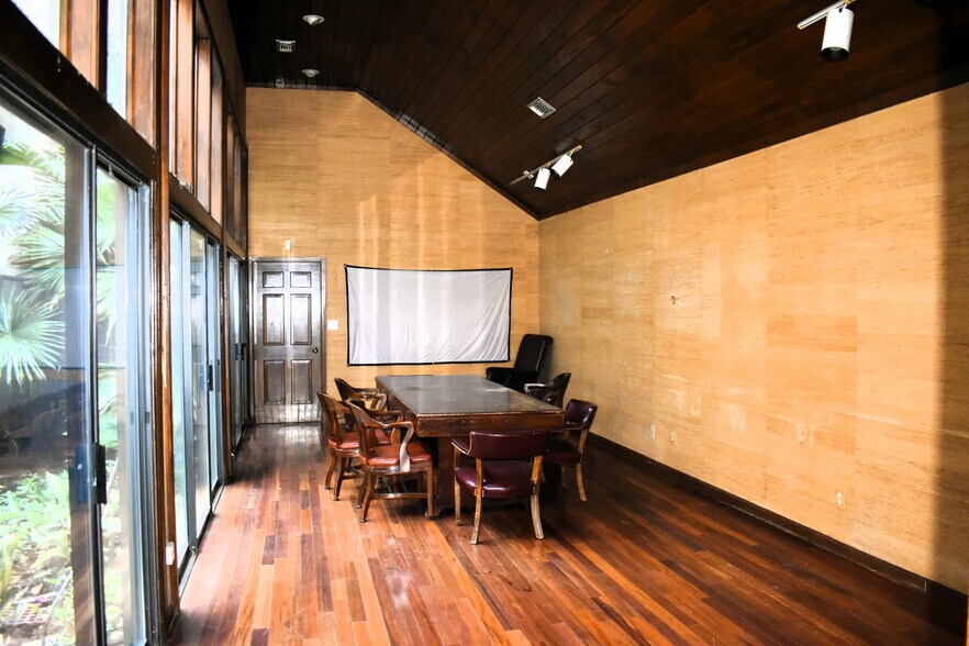 More Photos Of 557-559 S Lawrence St, Montgomery Office For Sale