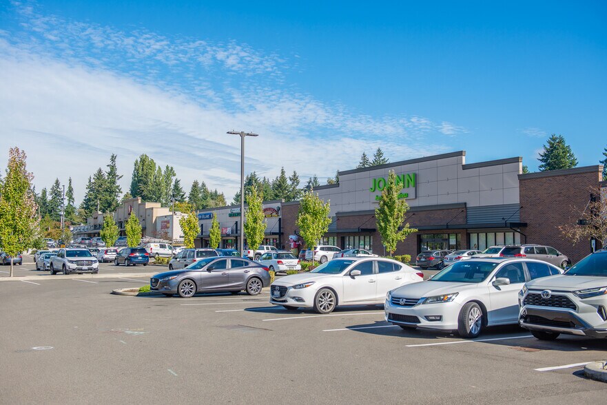 More Photos Of 15252 Aurora Ave N, Seattle General Retail For Lease