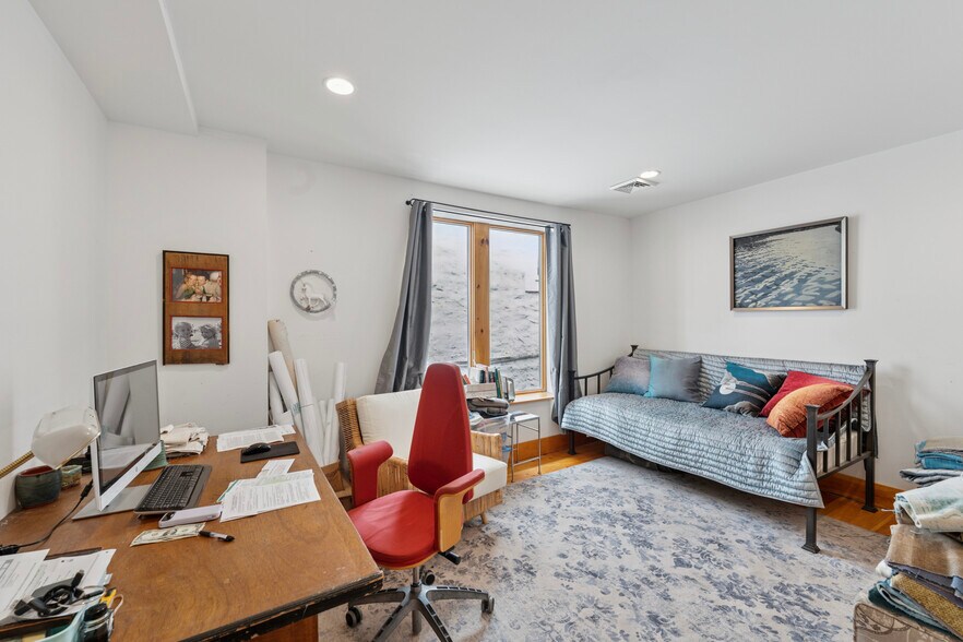 More Photos Of 1412 S Broad St, Philadelphia Storefront For Sale