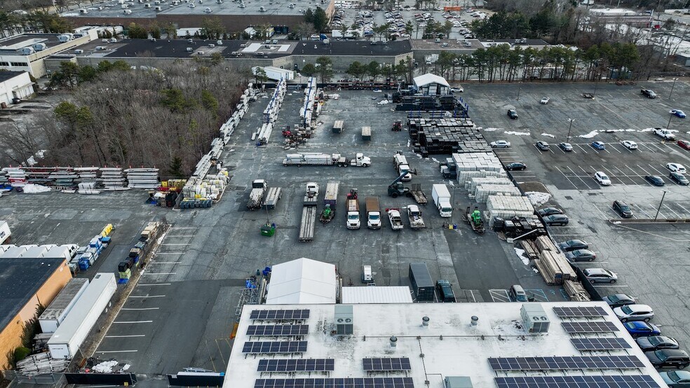 More Photos Of 110 Wilbur Pl, Bohemia Flex For Sale