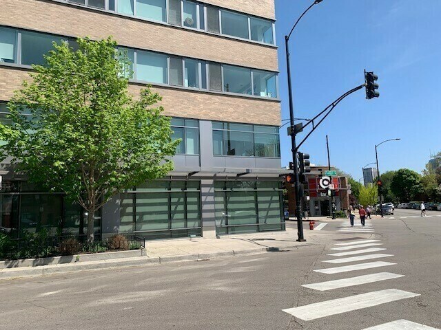 More Photos Of 558 W Webster Ave, Chicago Apartments For Lease