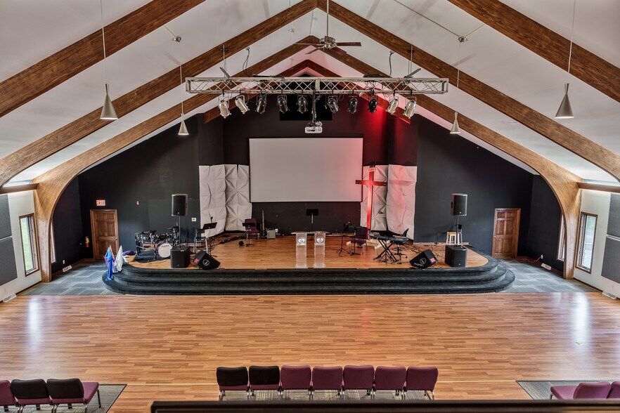 More Photos Of 4312 20th St, Rockford Religious Facility For Sale