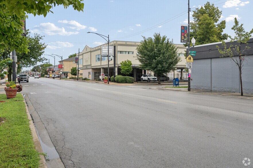 More Photos Of 4425 W 63rd St, Chicago Office For Lease