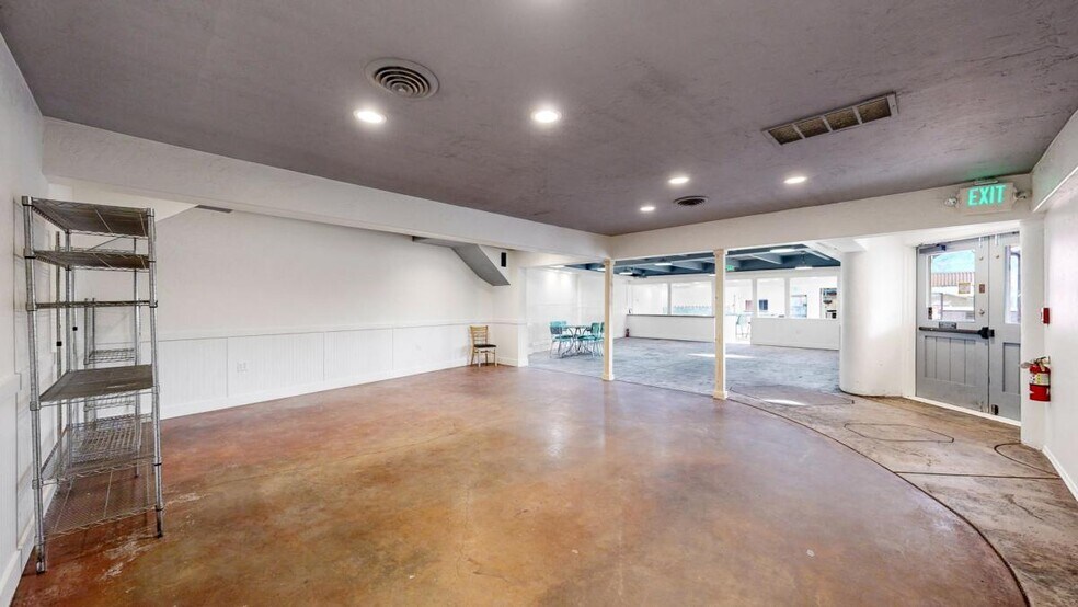 More Photos Of 160 E Main St, Lyons Restaurant For Sale