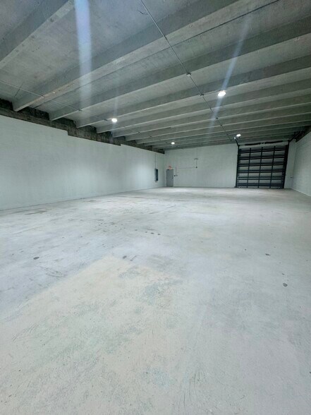 More Photos Of 4005-4015 NW 79th Ave, Miami Unknown For Lease