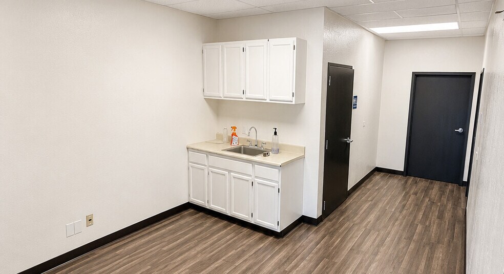 More Photos Of 25024-25026 Viking St, Hayward Manufacturing For Sale