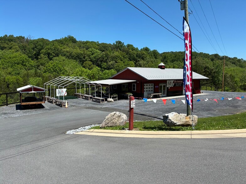 More Photos Of 885 Stonewall Jackson Hwy, Bentonville General Retail For Lease
