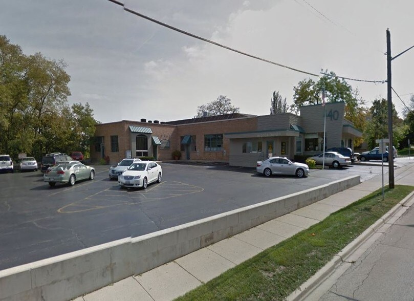 More Photos Of 440 S 3rd St, St Charles Office For Lease