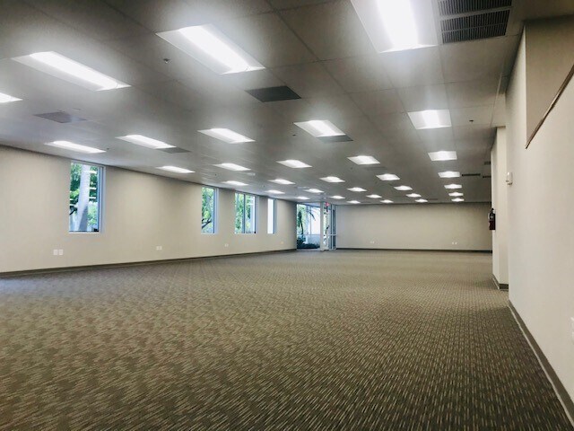 More Photos Of 10300 NW 19th St, Miami Warehouse For Lease