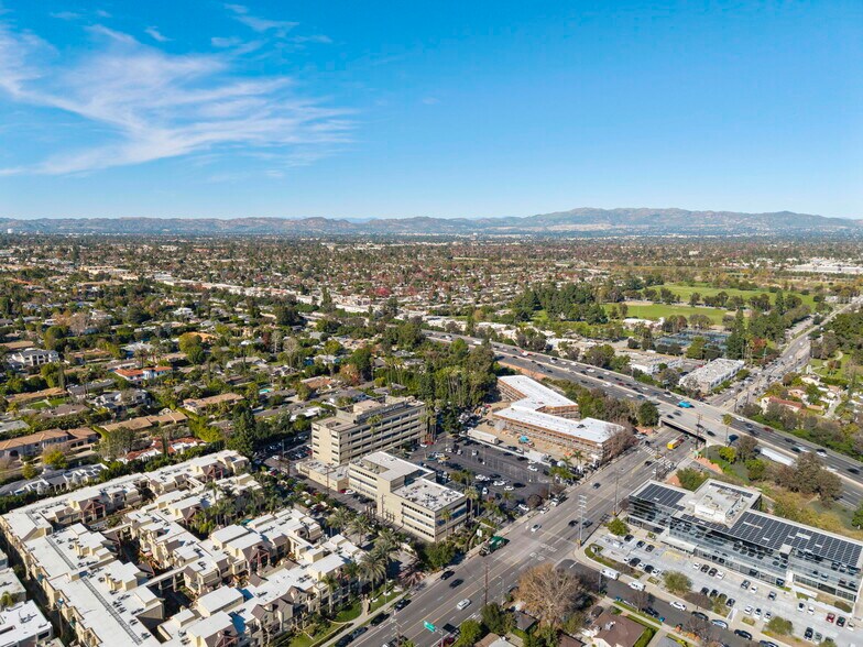 More Photos Of 5353-5363 Balboa Blvd, Encino Medical For Lease