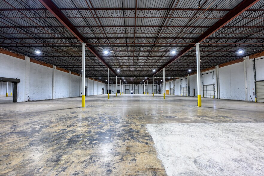 More Photos Of 4520 S Buckner Blvd, Dallas Manufacturing For Lease