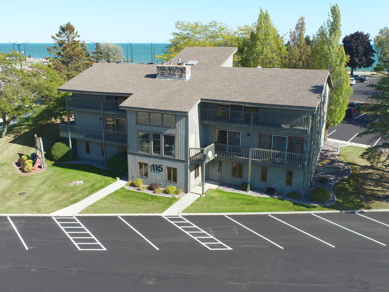 Primary Photo Of 115 E Waldo Blvd, Manitowoc Office For Lease