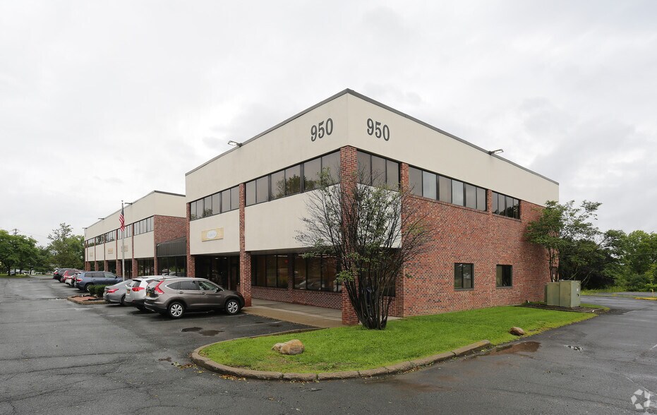 More Photos Of 950 New Loudon Rd, Latham Office For Lease