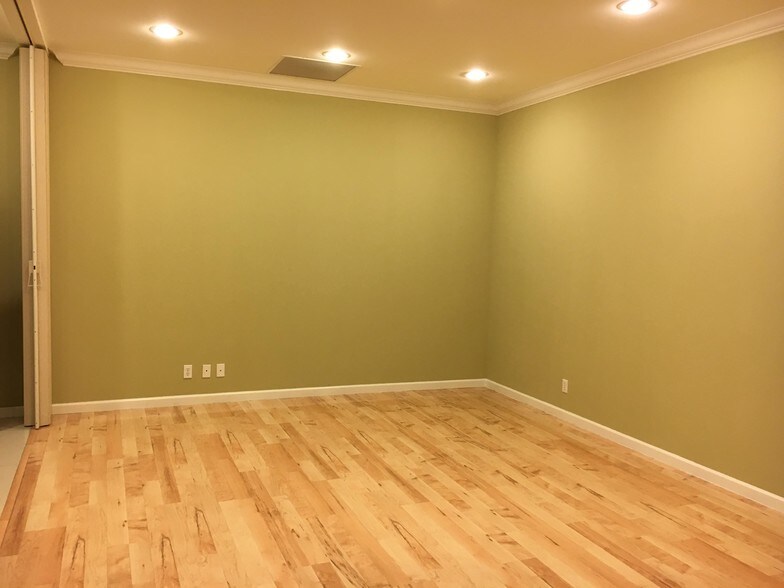 More Photos Of 17000 Preston Rd, Dallas Office For Lease