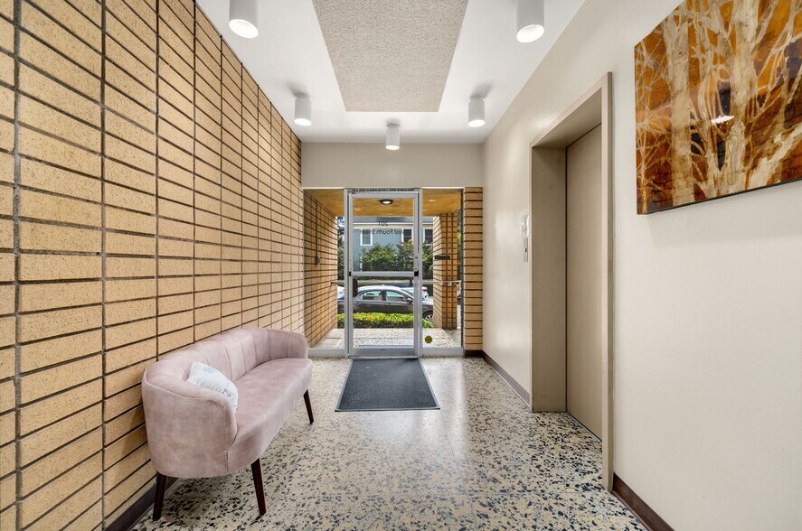More Photos Of 201 W 4th St, Claremont Office For Lease