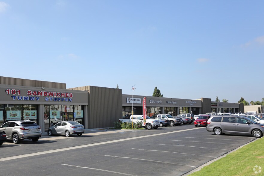 More Photos Of 3170-3198 E La Palma Ave, Anaheim Showroom For Lease