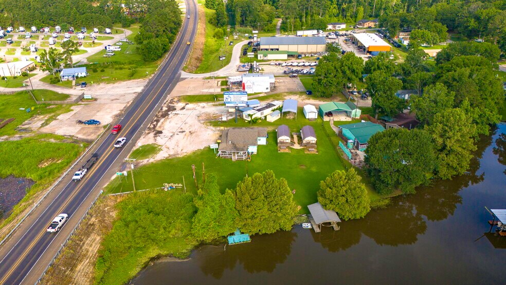 More Photos Of 13050 U.S. 190 hwy, Onalaska Freestanding For Sale