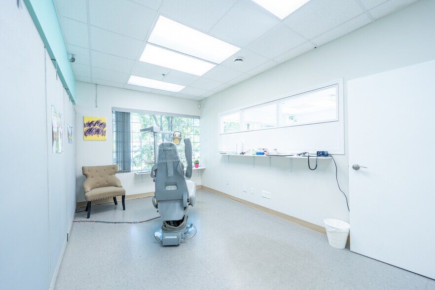 More Photos Of 3160 Parsons Rd NW, Edmonton Office Residential For Sale