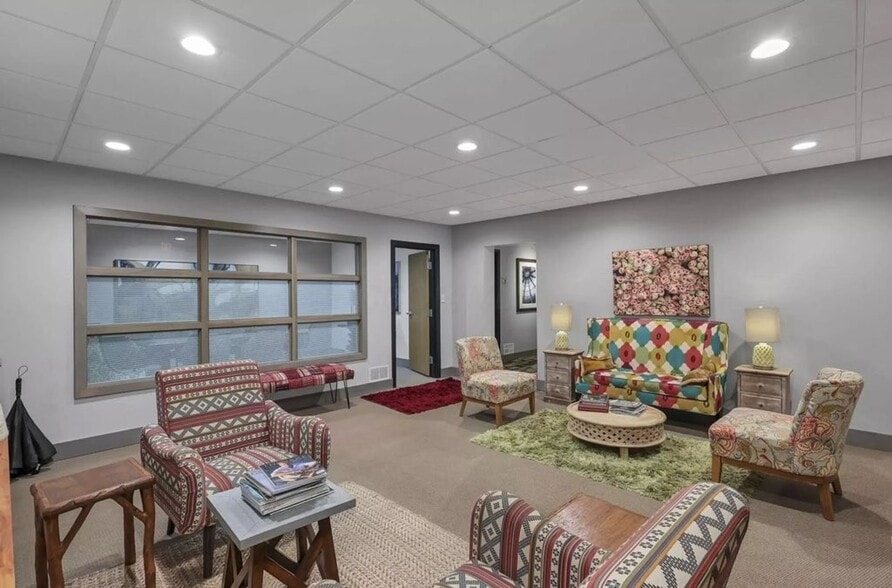 More Photos Of 486-498 City Park Ave, Columbus Office For Lease