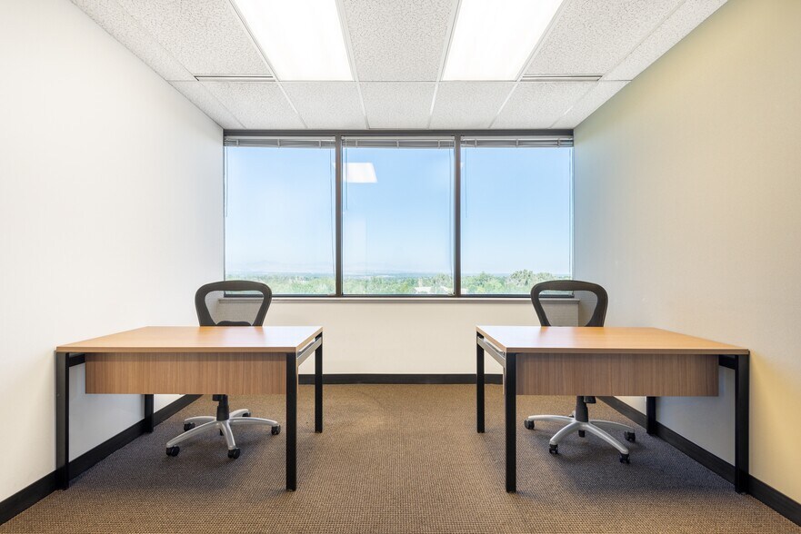 More Photos Of 26 W Dry Creek Cir, Littleton Coworking Space