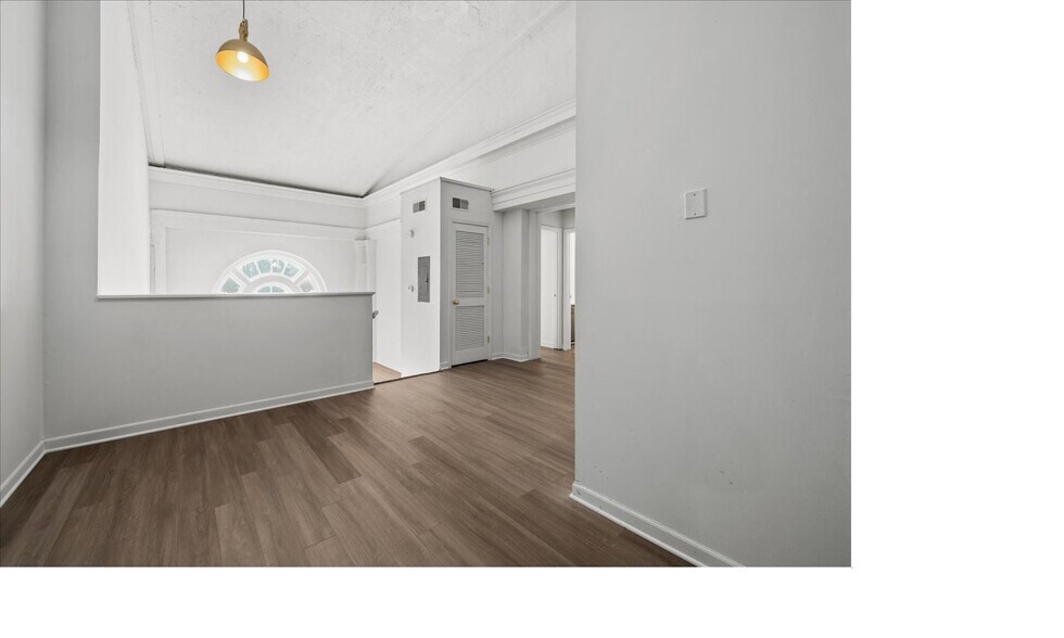 More Photos Of 835 S Main St, Greenwood Apartments For Sale