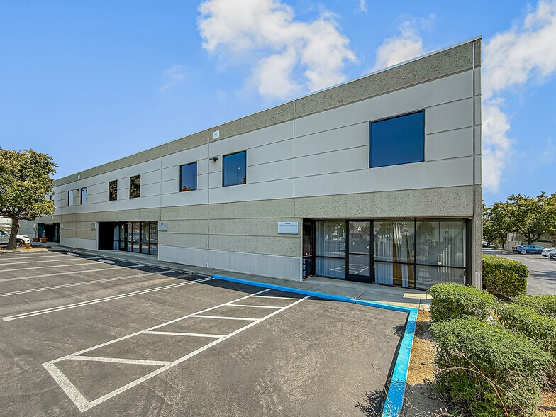 More Photos Of 2360 E Sturgis Rd, Oxnard Warehouse For Sale