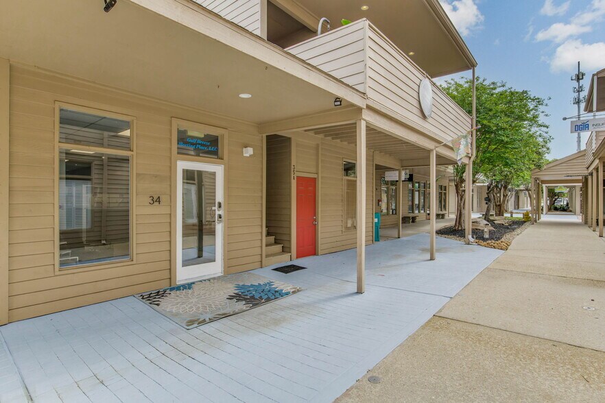 More Photos Of 913 Gulf Breeze Pky, Gulf Breeze Storefront Retail Office For Sale