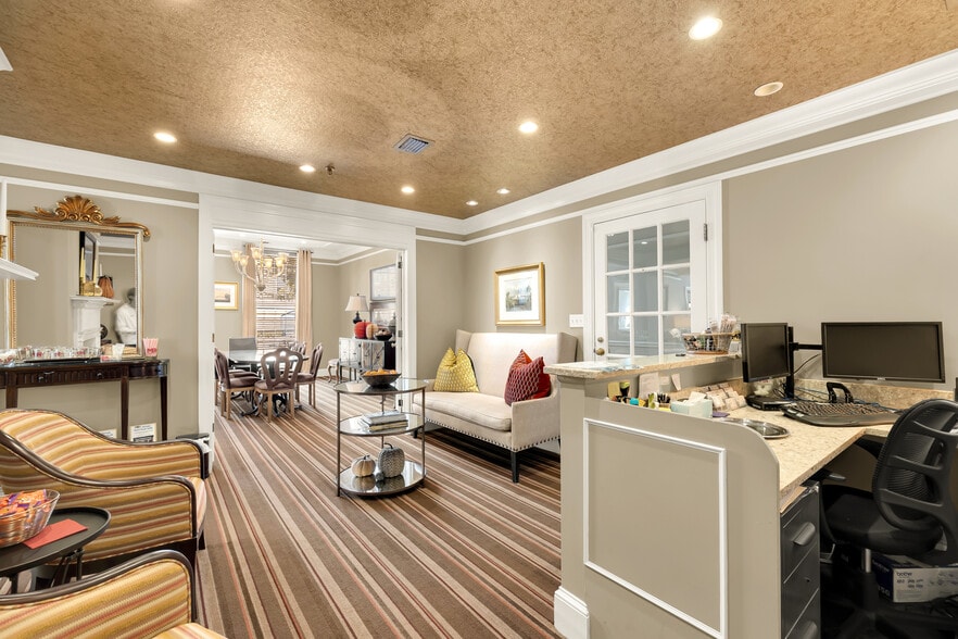 More Photos Of 228 S Washington St, Alexandria Loft Creative Space For Sale