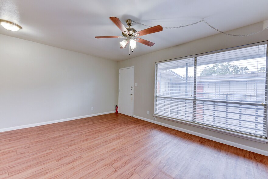 More Photos Of 3501-3503 Speedway, Austin Apartments For Sale