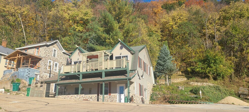 More Photos Of 208 North St, Marquette Specialty For Sale