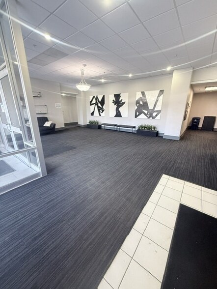 More Photos Of 105 N 31st Ave, Omaha Apartments For Lease