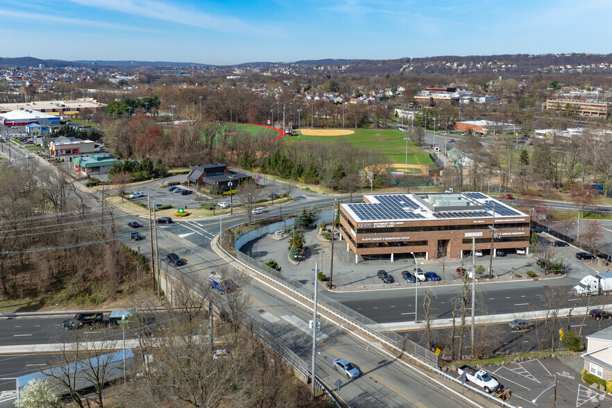 Primary Photo Of 23-00 State Route 208, Fair Lawn Medical For Lease