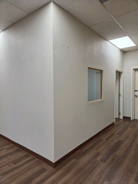 More Photos Of 2419 E Griffin Pky, Mission Storefront Retail Office For Lease